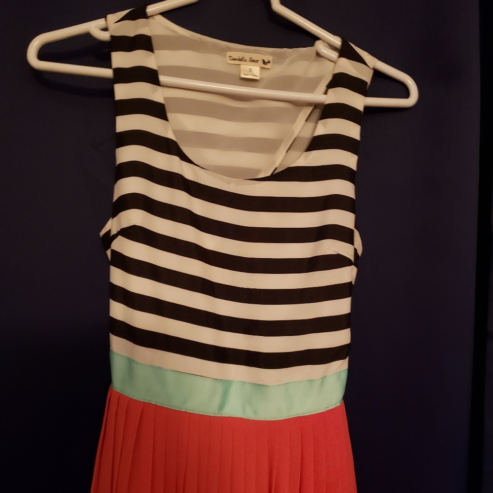 Dress - Picture 3 of 9